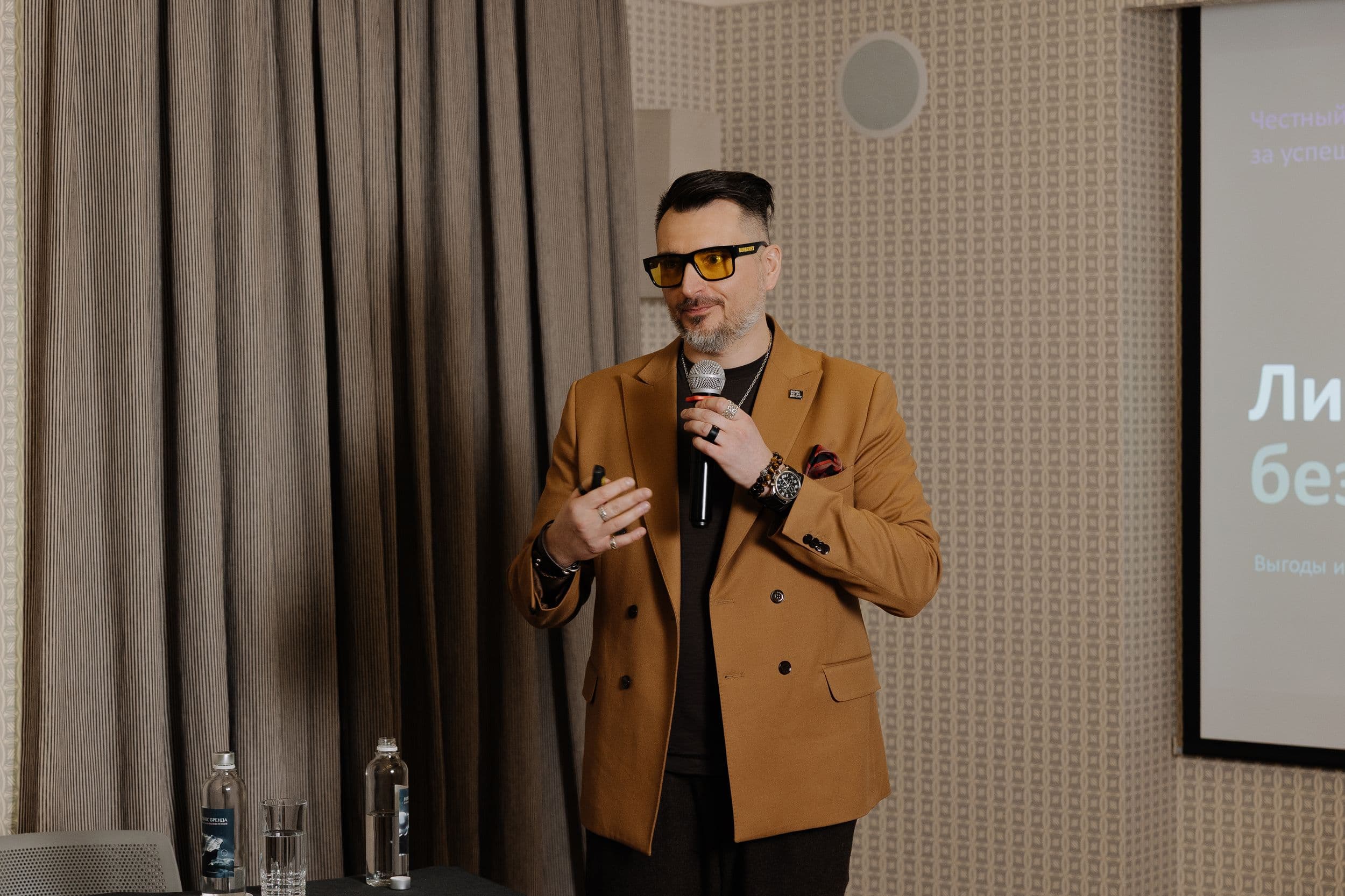 hotel-astoria-voice-of-brand-055